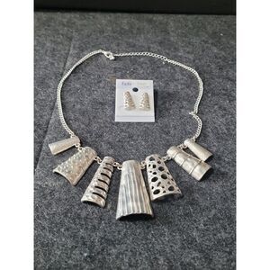 Statement Necklace w/Chunky Boho Unique in silver tone with earrings